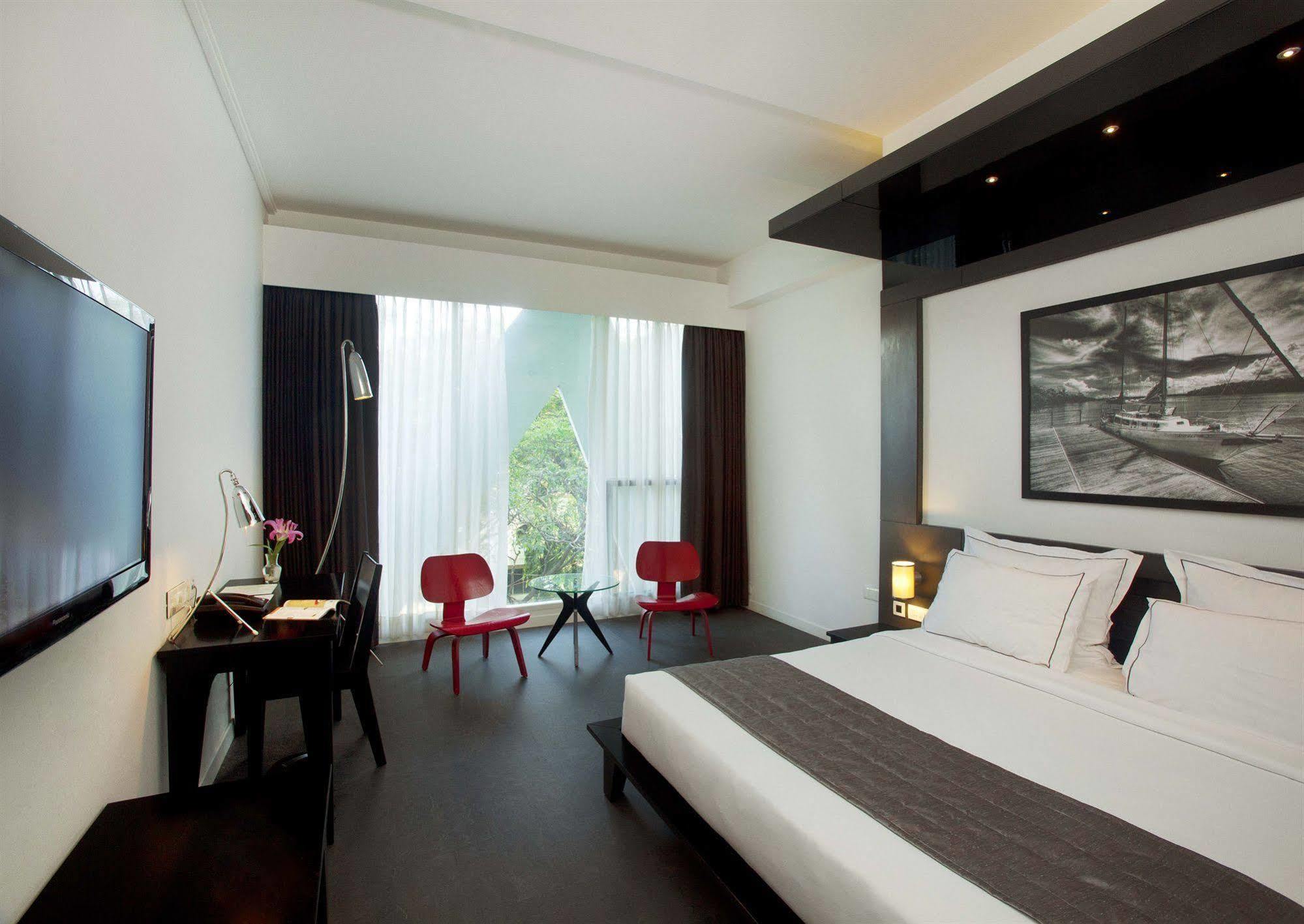 Escape Hotel & Spa Bangalore Extérieur photo