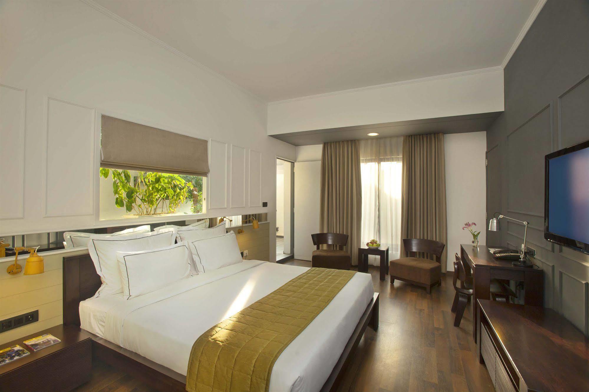 Escape Hotel & Spa Bangalore Extérieur photo